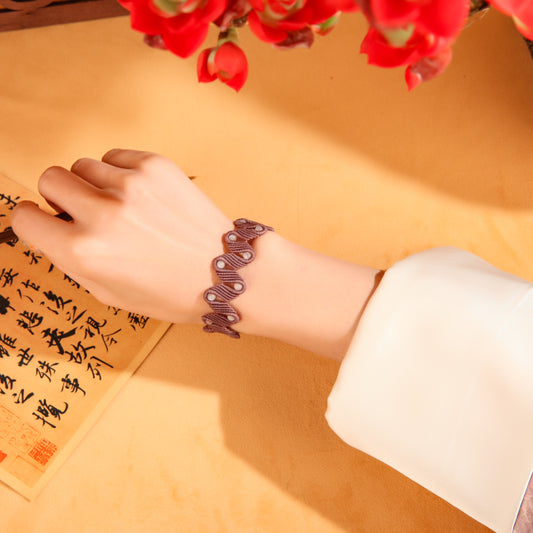 Thousand Faces Cat's Eye Bracelet